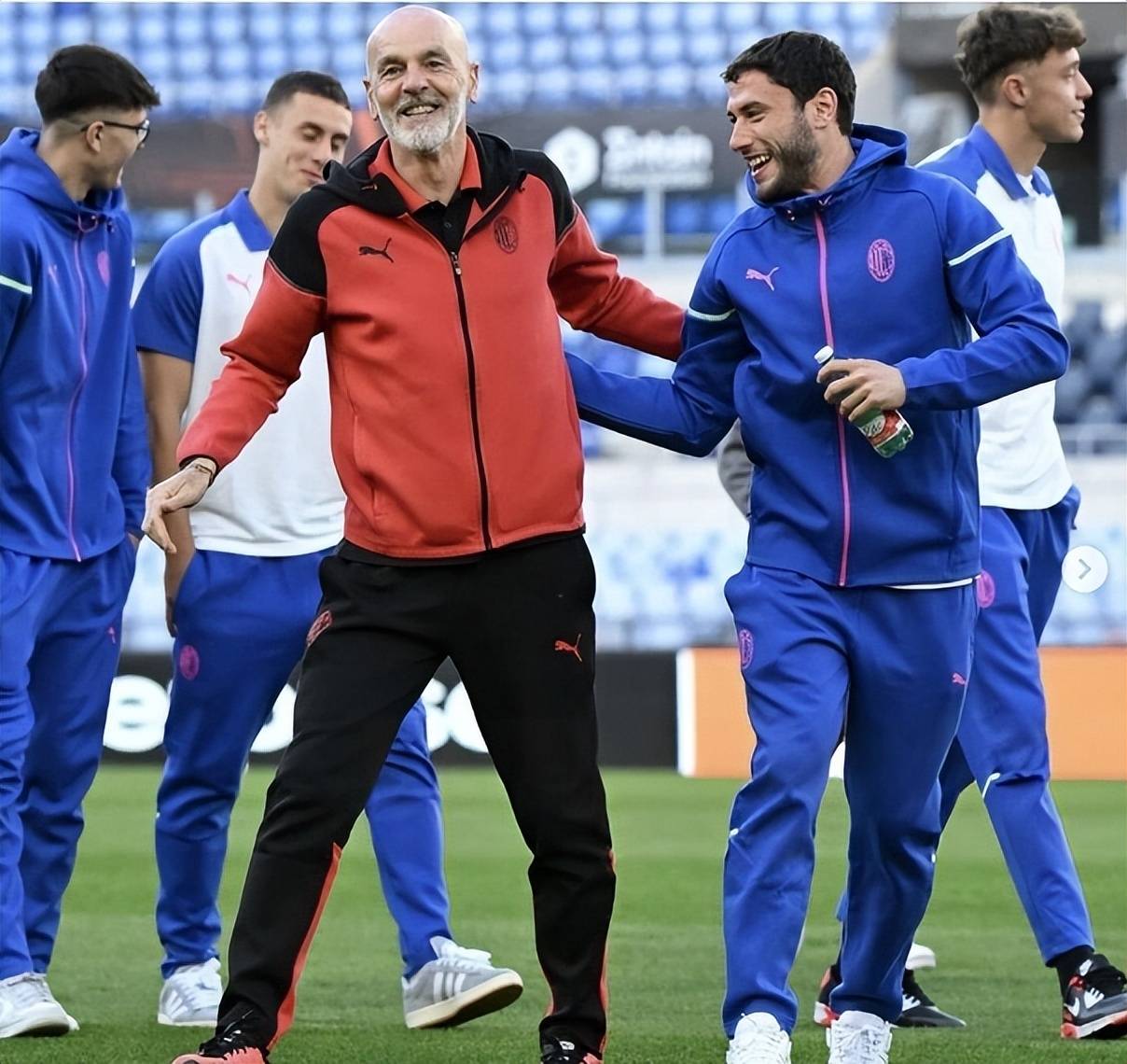 关于里程碑夜！AC米兰单刀错失，欧冠今晚刷纪录，质疑声仍在，临场指挥获称赞的信息